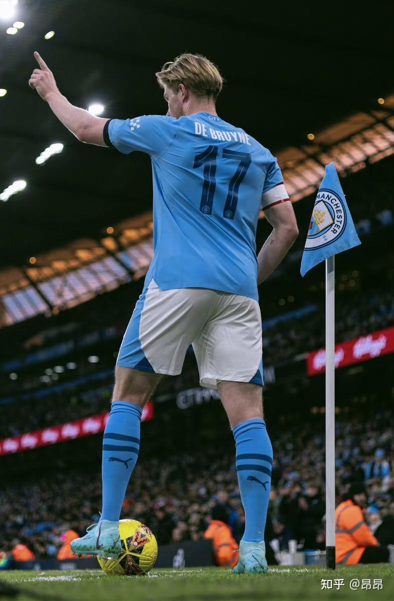 巴里·邦兹单季击出 73 支本垒打，刷新人类极限，成为单季本垒打纪录保持者